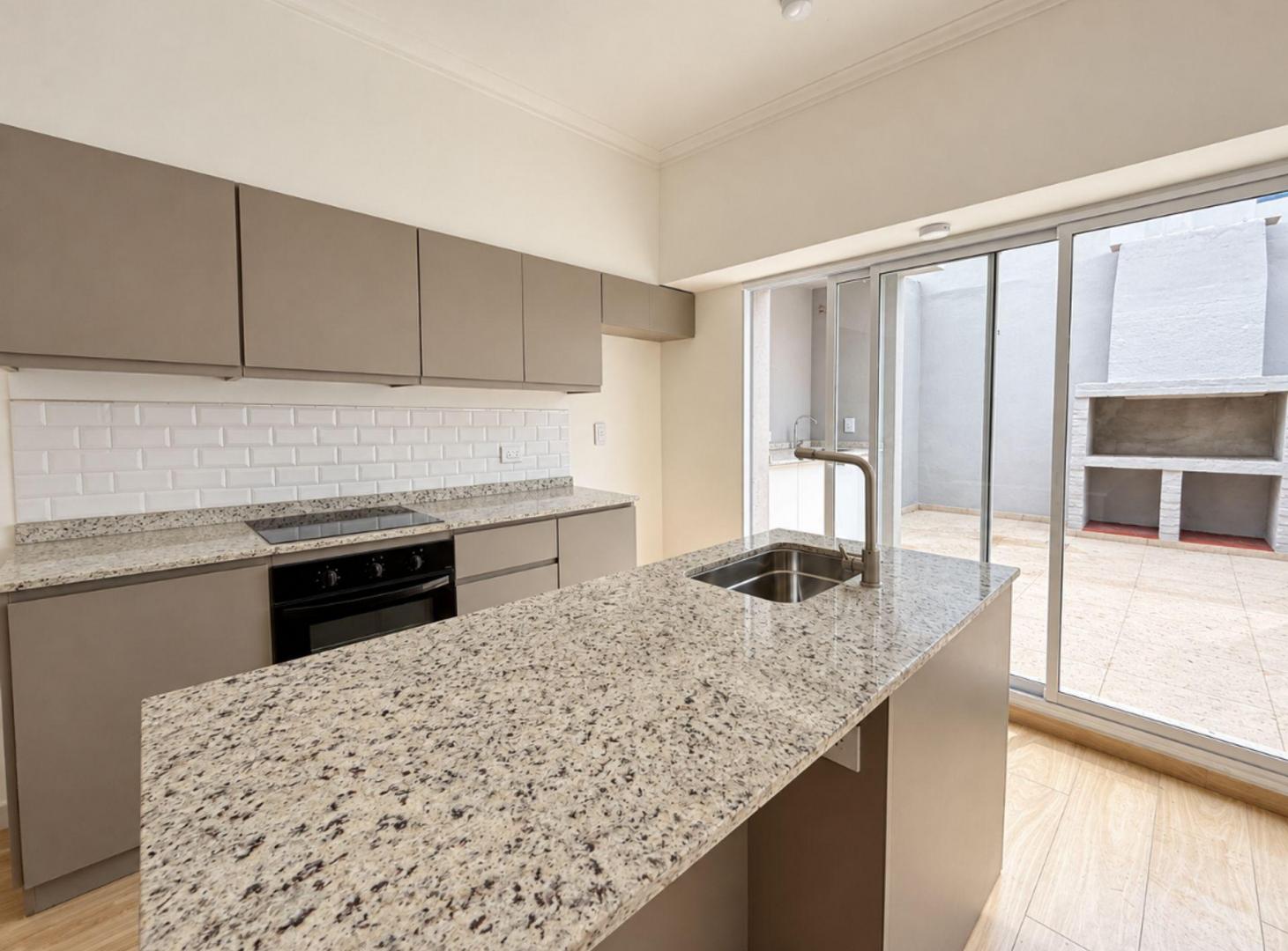 Foto de PH a nuevo 2 dorm + gran living, patio y parrilla, imagen 3