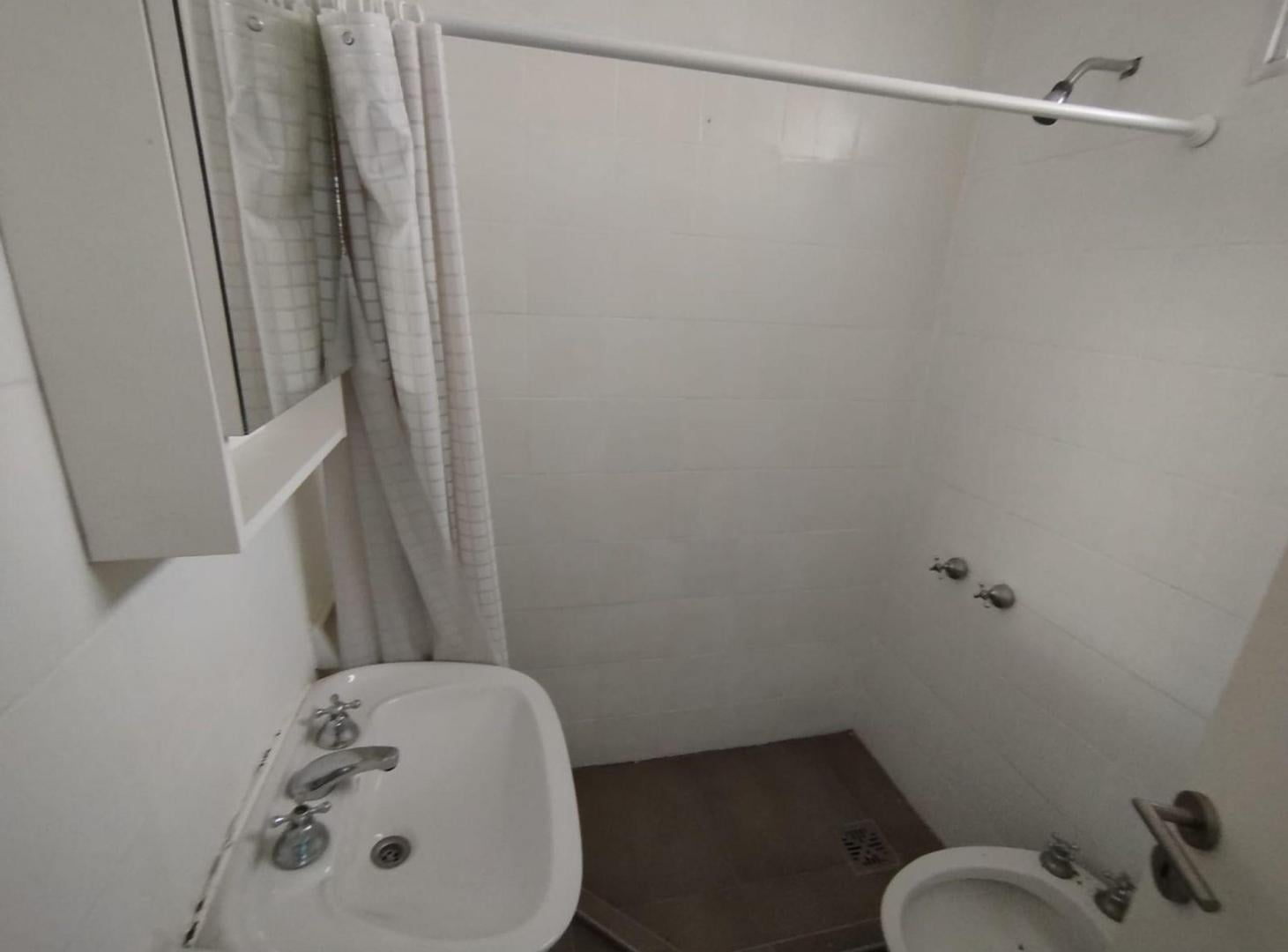 Foto de Alquiler Departamento de 3 dorm y dos baños. A/C, imagen 2