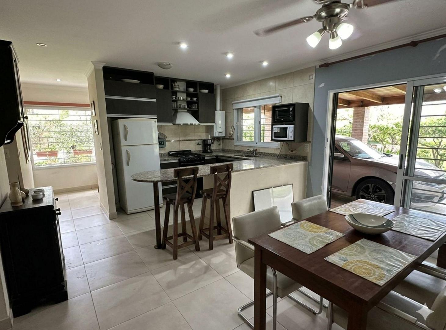 Foto de VENTA CASA 4 DORMITORIOS SAUCE VIEJO, imagen 2