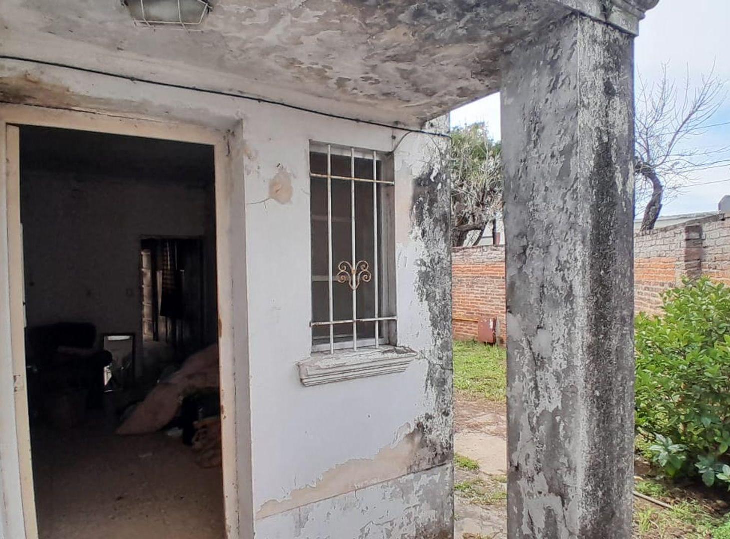 Foto de Casa a la venta con mucho potencial a refaccionar, imagen 5