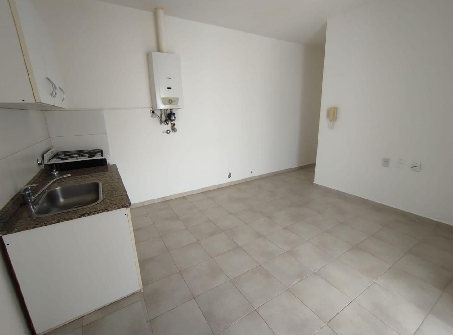 Foto de Interno unico con patio. 1 dorm., imagen 2