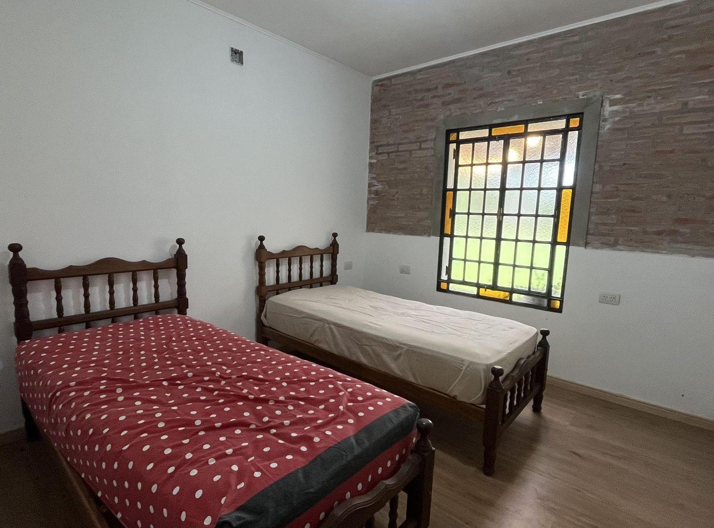Foto de CASA CON PILETA Y GRAN PARQUE EN SAUCE VIEJO, imagen 1