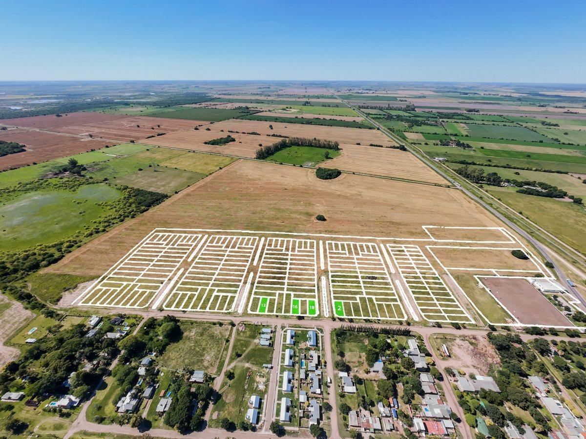 Foto de Lote con cuotas y toma de auto en Candioti, imagen 1
