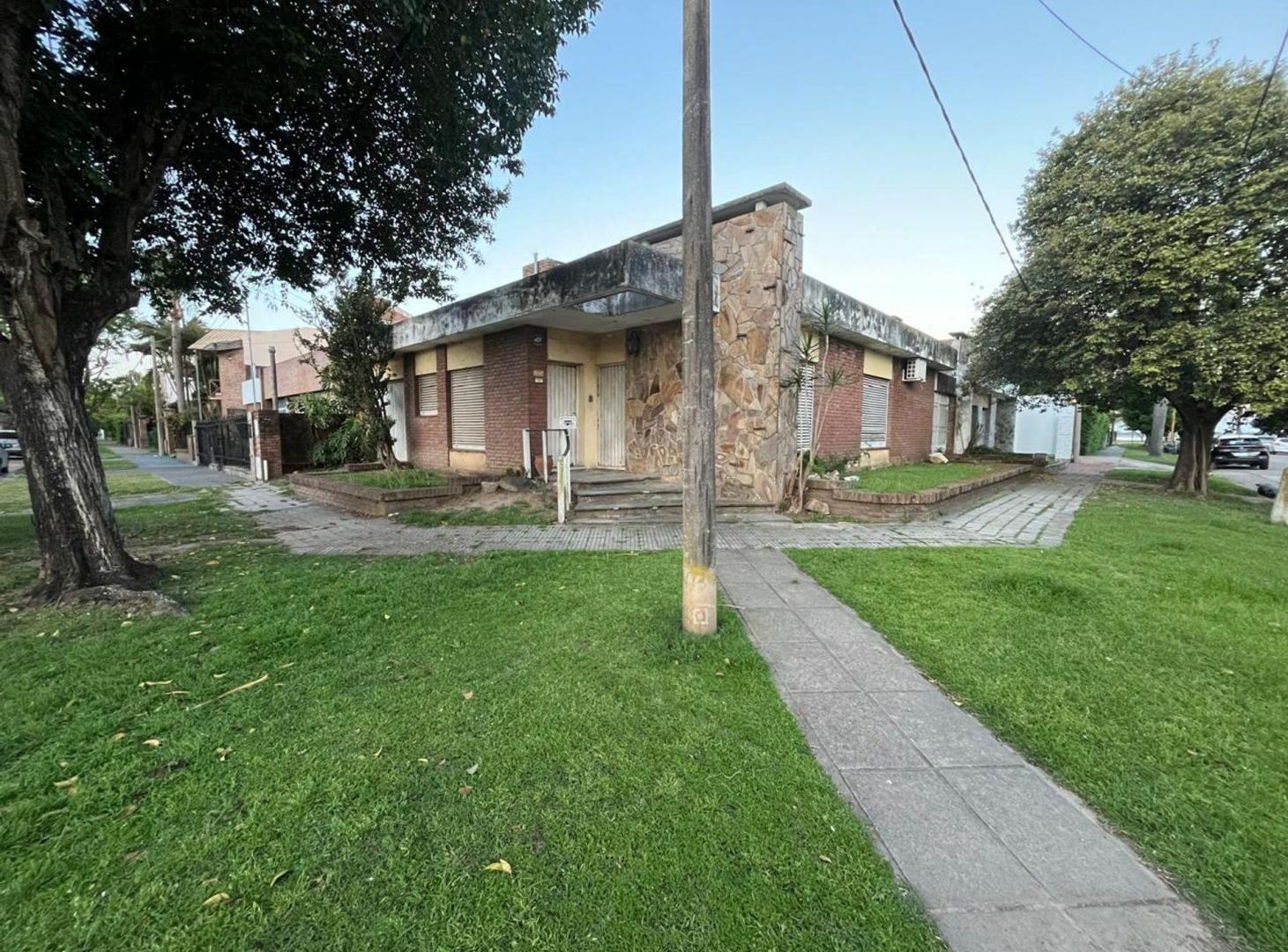 Foto de CASA 3 D. A REFACCIONAR A 100 MTS. DE LA COSTANERA, imagen 1