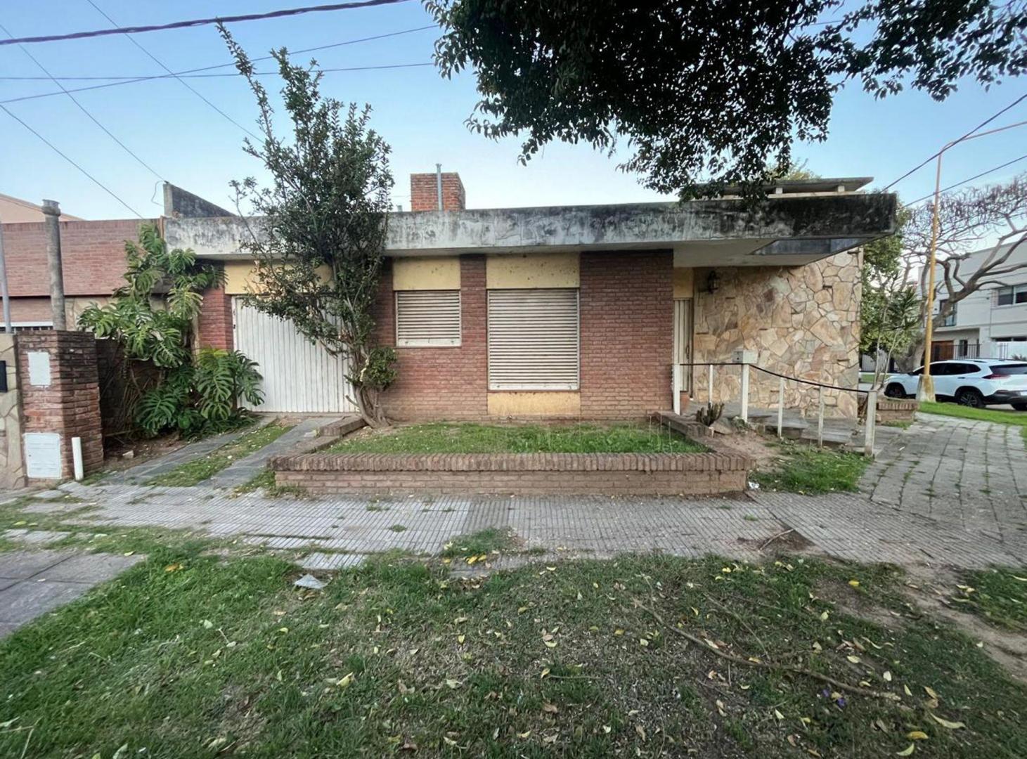 Foto de CASA 3 D. A REFACCIONAR A 100 MTS. DE LA COSTANERA, imagen 3
