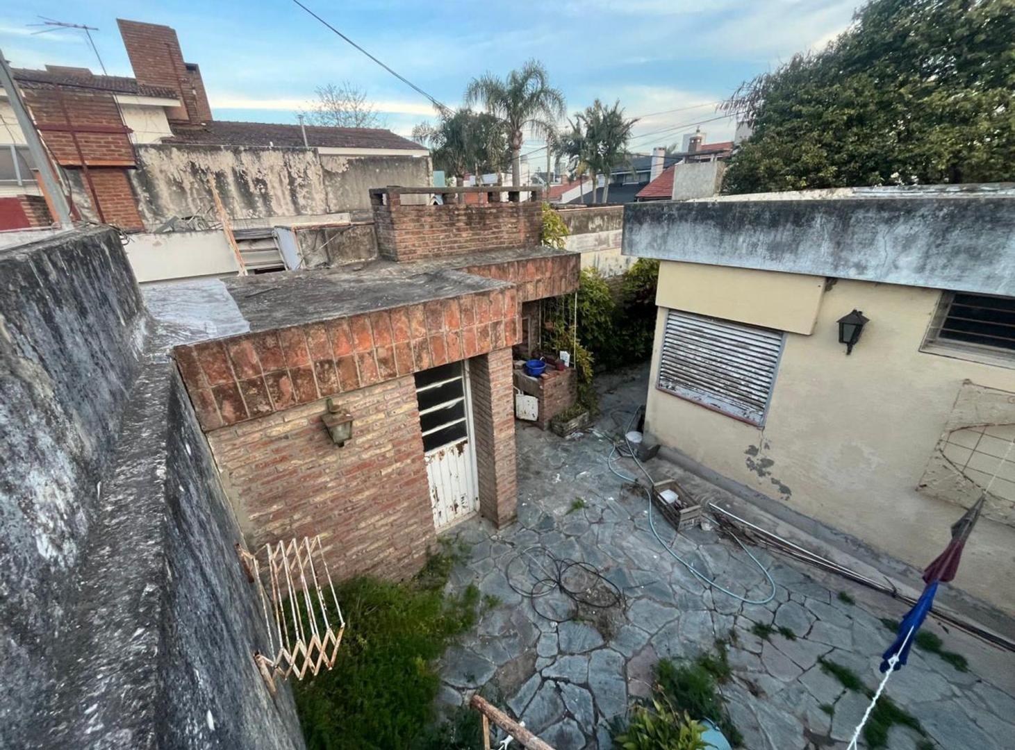 Foto de CASA 3 D. A REFACCIONAR A 100 MTS. DE LA COSTANERA, imagen 2
