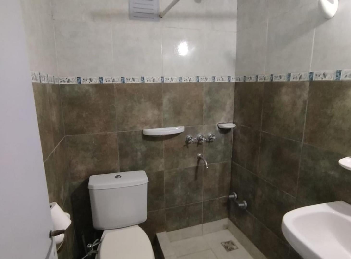 Foto de Dpto renovado amplias dimensiones 3 Dorm., imagen 3