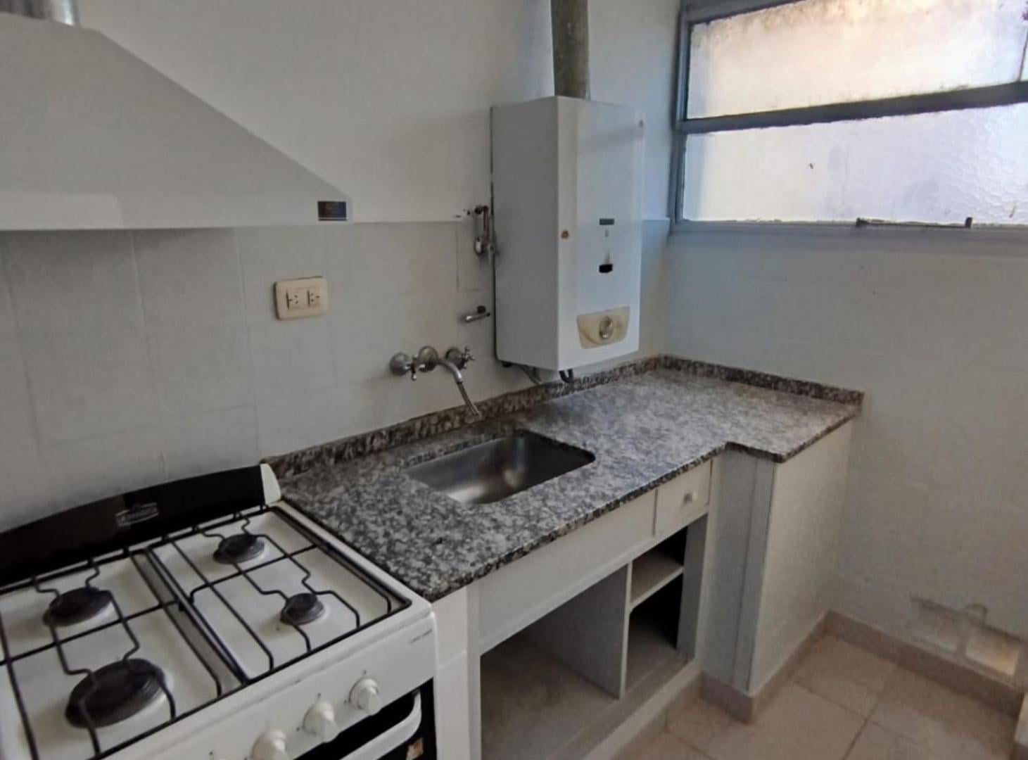 Foto de Dpto renovado amplias dimensiones 3 Dorm., imagen 4