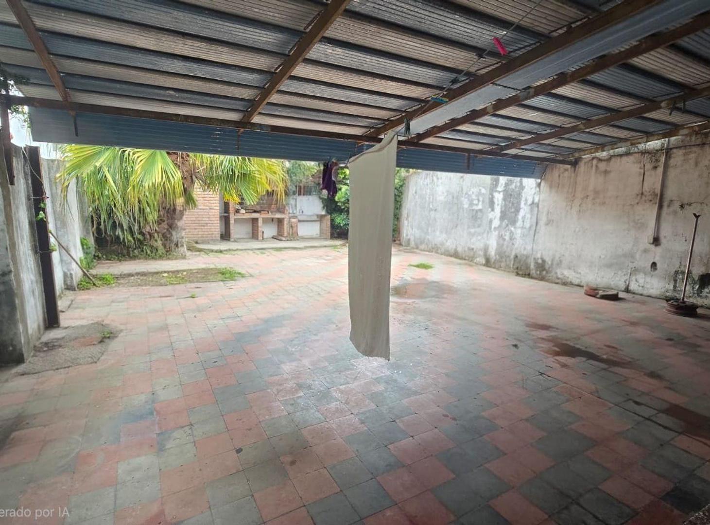 Foto de CASA AL FRENTE 3 DORM., COCHERA Y PATIO B° SUR, imagen 2