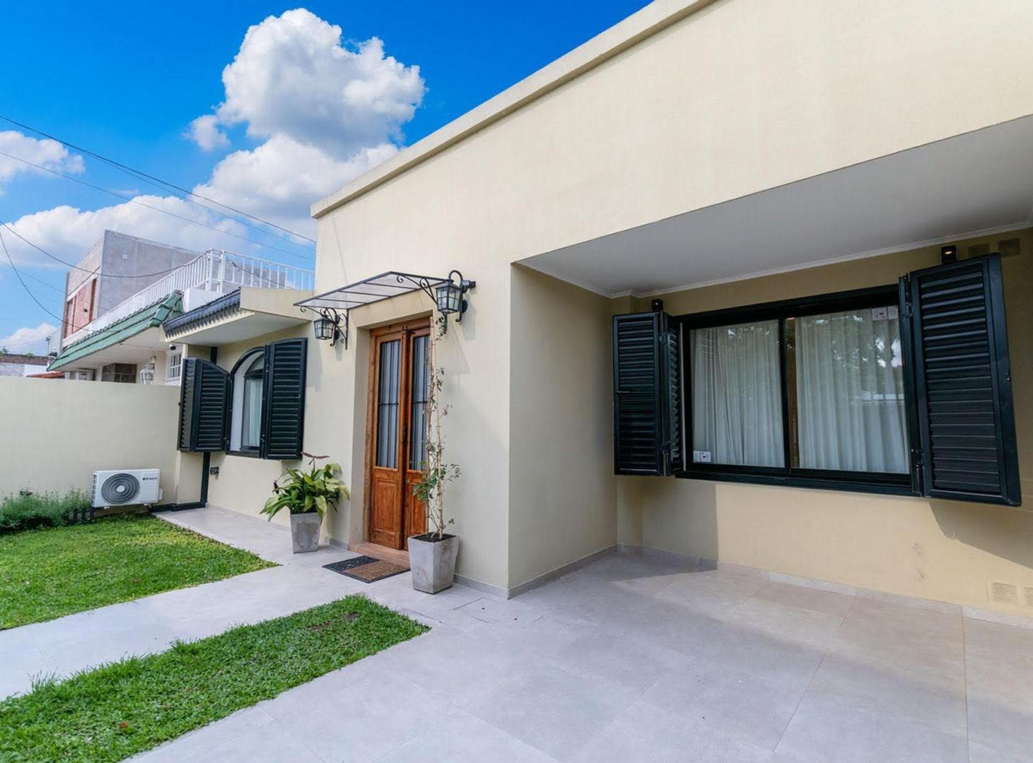 Foto de CASA DOS DORMITORIOS, COCHERA, PATIO Y PILETA, imagen 3