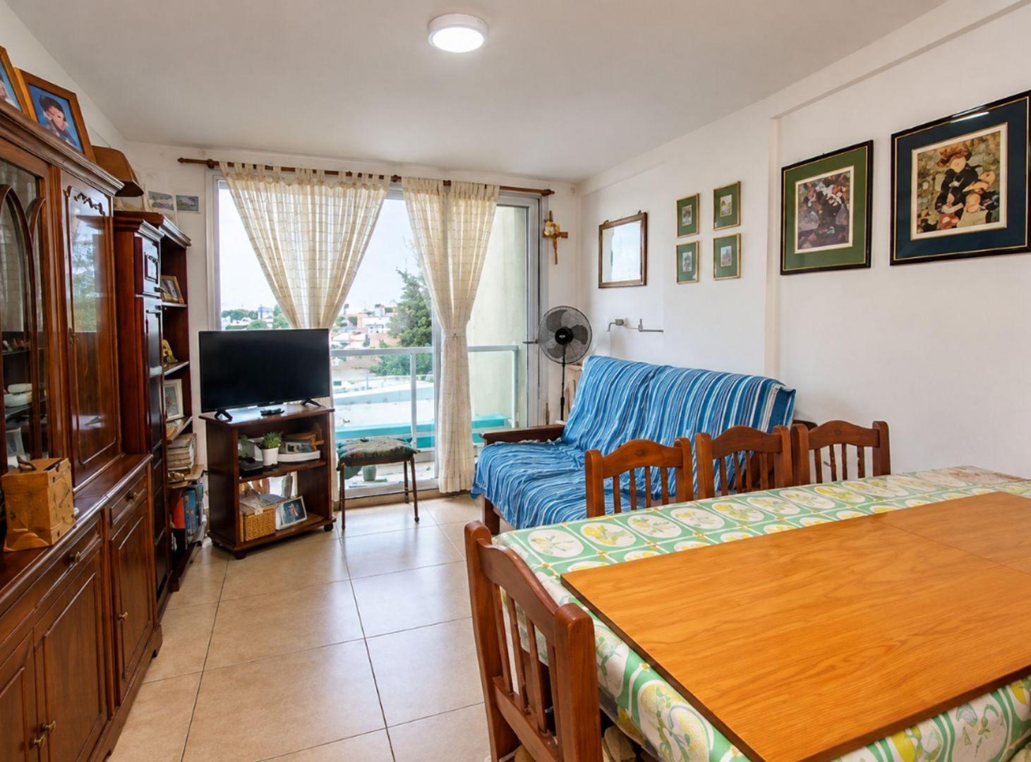 Foto de DEPARTAMENTO DE UN DORMITORIO EN VENTA CON COCHERA, imagen 2