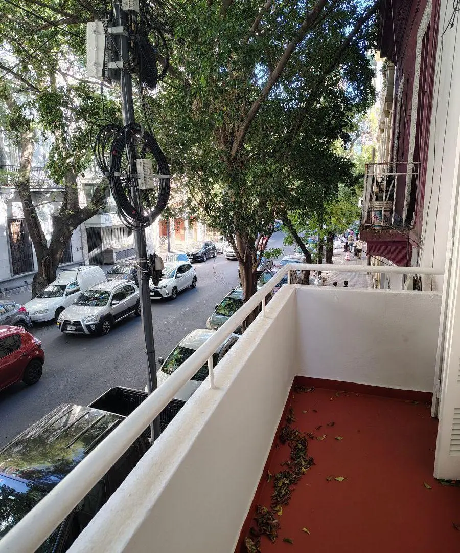 2 AMB CHICOS AL FRENTE CON BALCON MUY LUMINOSO 1