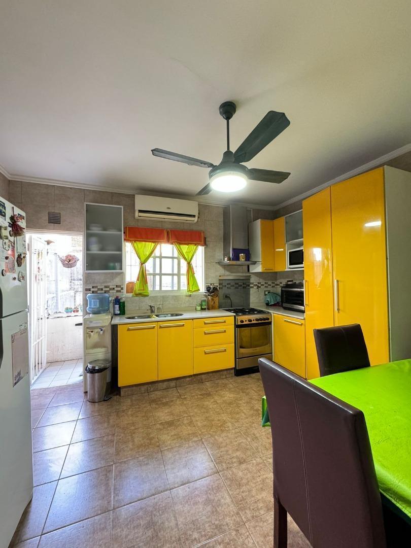 Foto de DUPLEX - MUY LUMINOSO - PATIO - TERRAZA, imagen 2