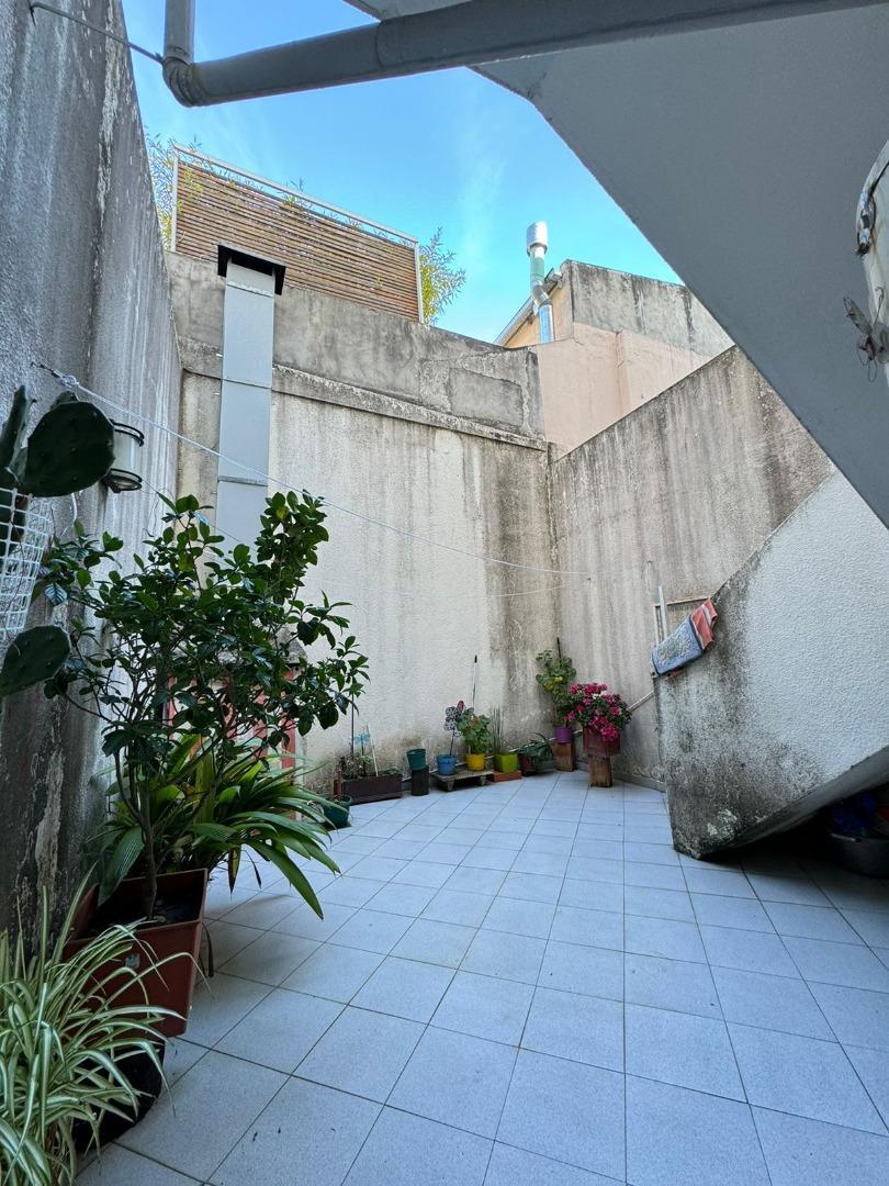 DUPLEX - MUY LUMINOSO - PATIO - TERRAZA