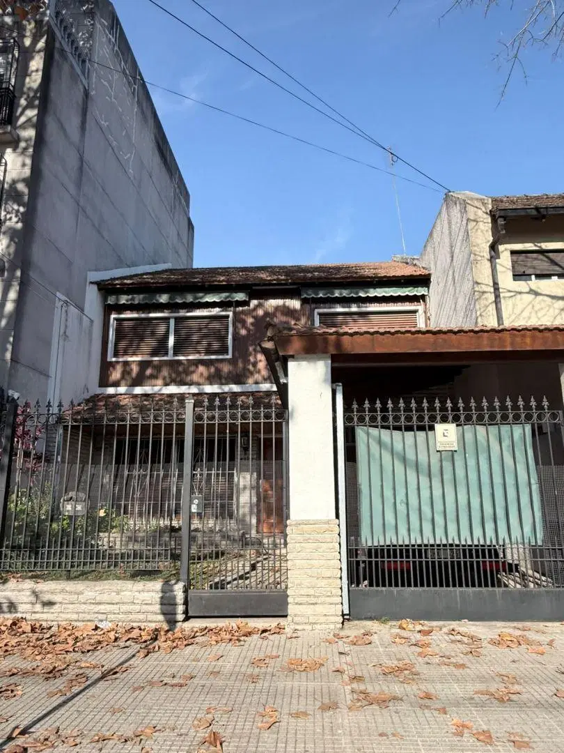 CASA DE 8,66 X 39,90 EN VILLA DEVOTO 2