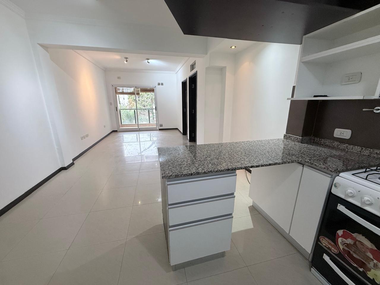 Foto de DEPARTAMENTO 2 AMBIENTES CON COCHERA DESCUBIERTA, imagen 4