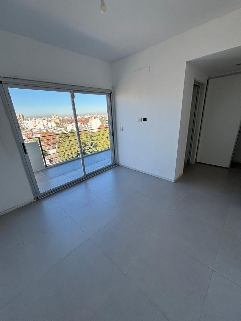 Foto de SEMIPISO 3 AMBIENTES EN MONTE CASTRO, imagen 3