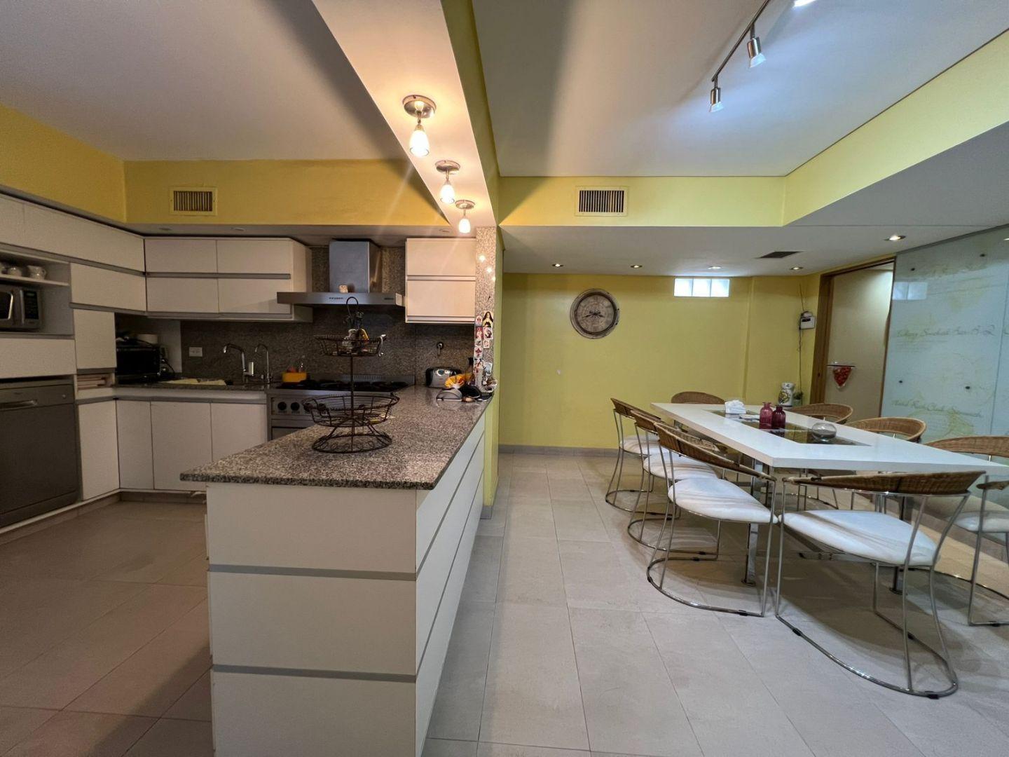 Foto de SEMIPISO 4 AMBIENTES CON 2 COCHERAS EN VILLA DEVOTO RESIDENCIAL, imagen 1