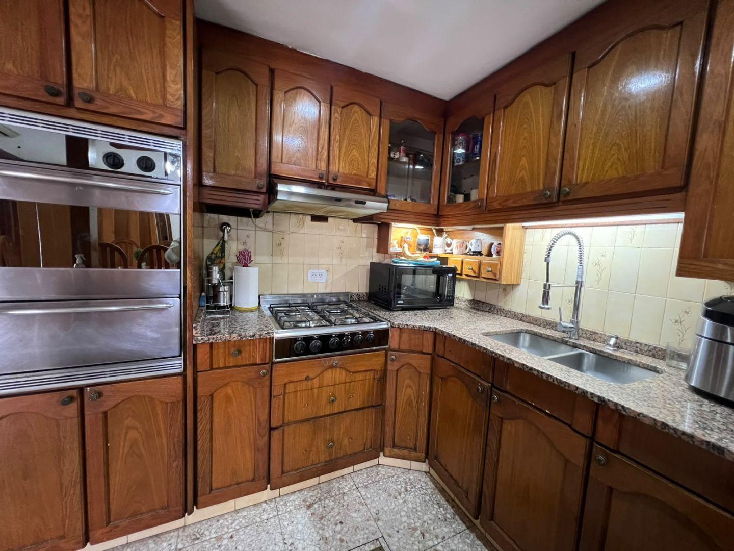 Foto de CASA 5 AMBIENTES EN FLORESTA, imagen 5