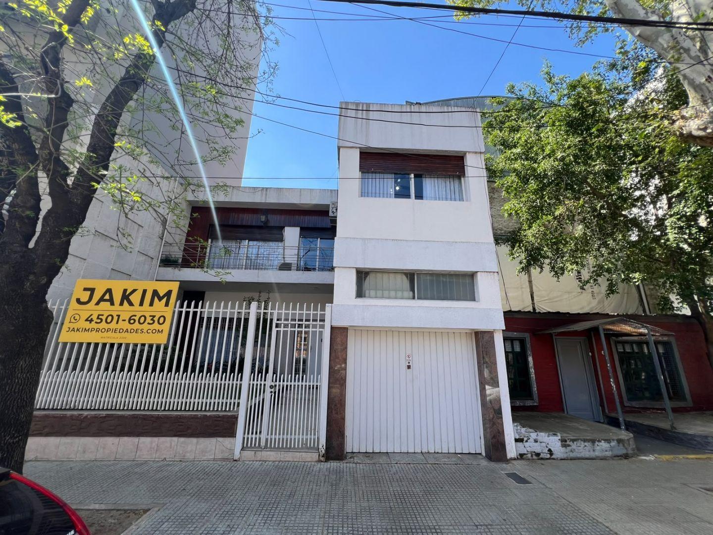 Foto de CASA 5 AMBIENTES EN FLORESTA, imagen 1