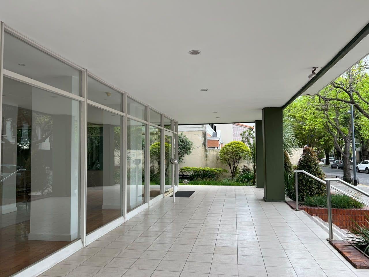 Foto de DEPARTAMENTO 4 AMBIENTES CON 2 COCHERAS, imagen 3