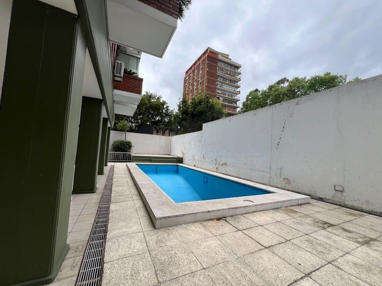 Foto de DEPARTAMENTO 4 AMBIENTES CON 2 COCHERAS, imagen 2