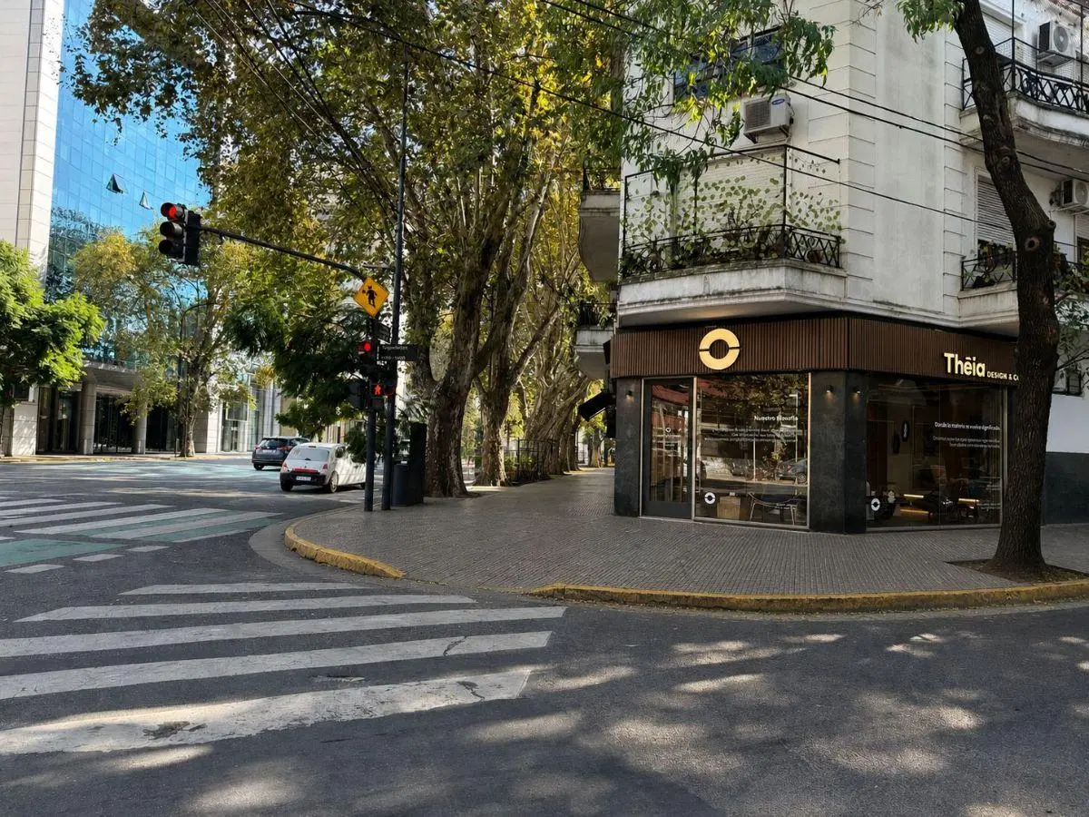 CERVI ALQUILA Local esquina 106 m² sobre Av. Libertador · Belgrano Nuñez 4