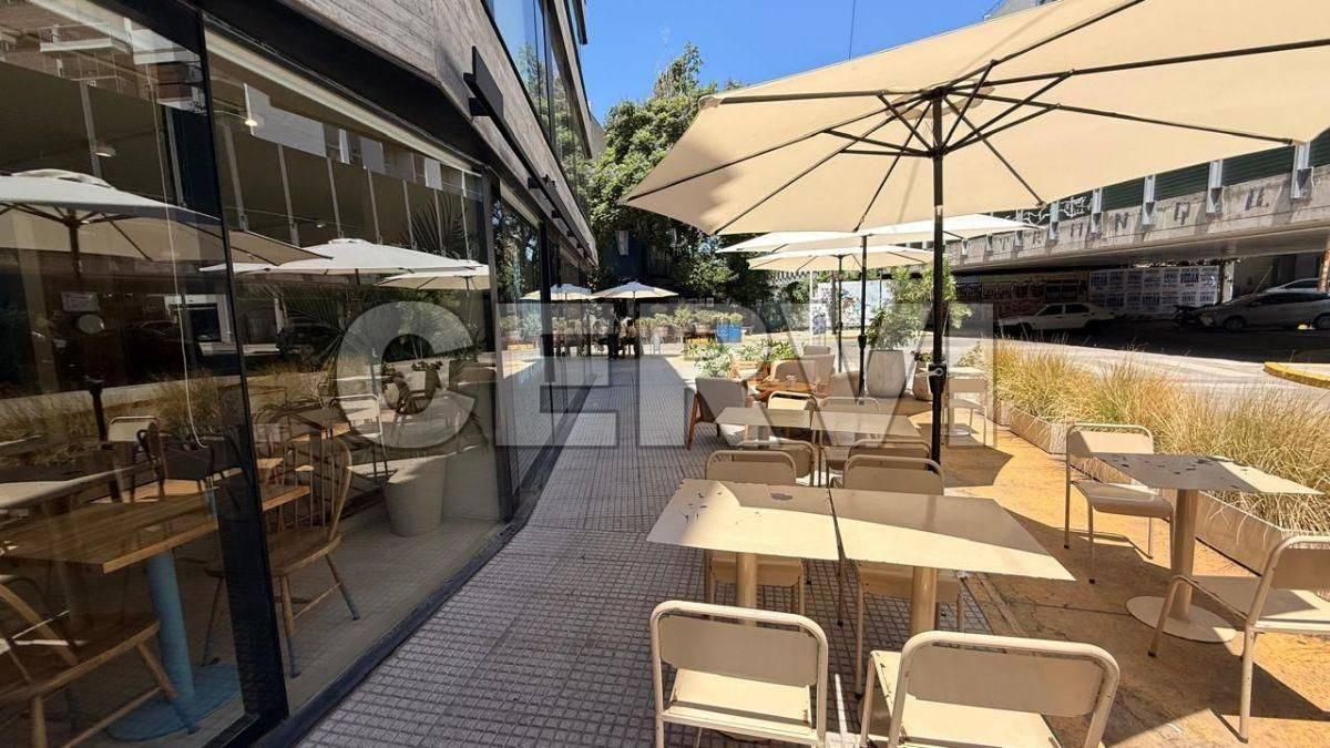 Foto de ORDEN DE VENDER Local Esquina 180m2 con alta Renta Salida 4 vientos, imagen 1