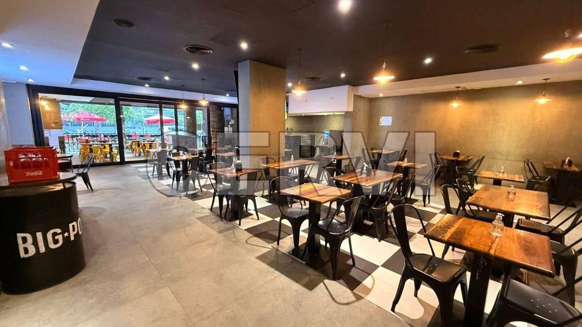 Foto de Local Gastronómico 333m² con Renta Activa, Ante Esquina - Blanco, imagen 3