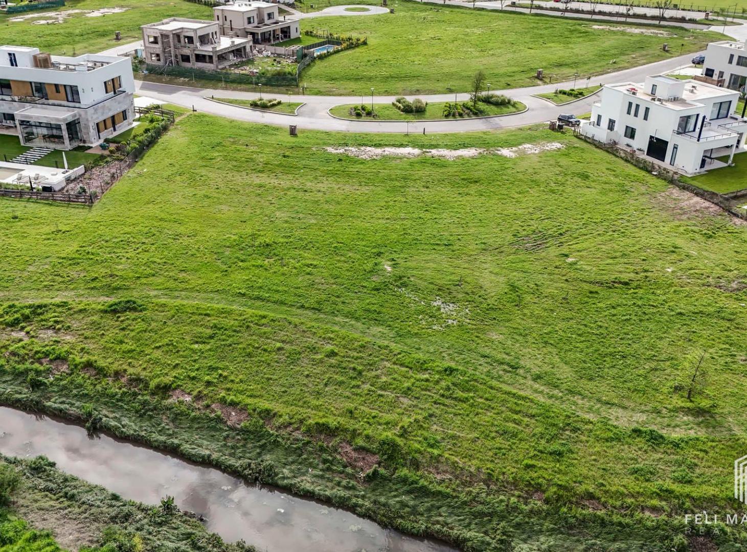 Venta dos Lotes Internos al arroyo en Azzurra Tortugas (Sector 2).