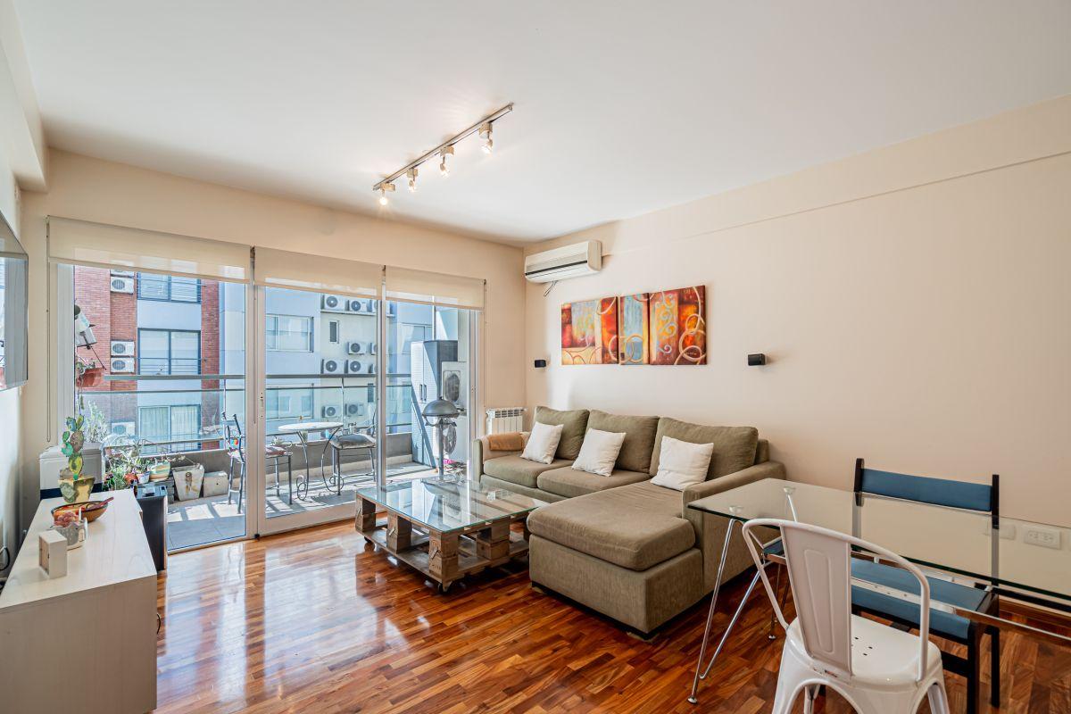 Departamento de 3 ambientes con balcón y cochera en Vicente López.