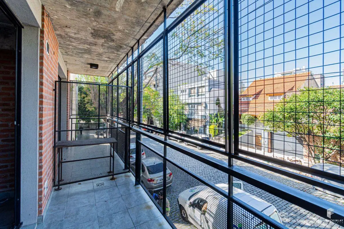 Departamento 2 ambientes en alquiler con patio, terraza en Coghlan 2