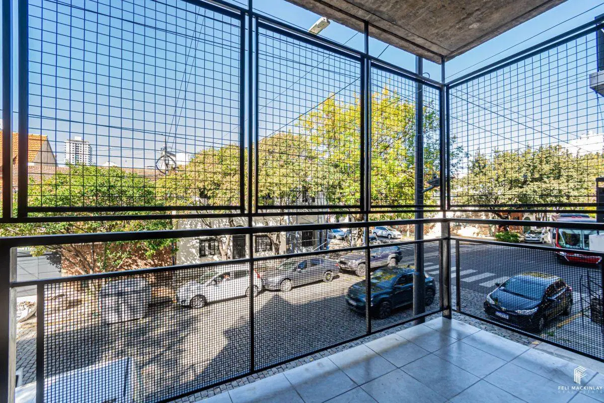 Departamento 2 ambientes en alquiler con patio, terraza en Coghlan 3