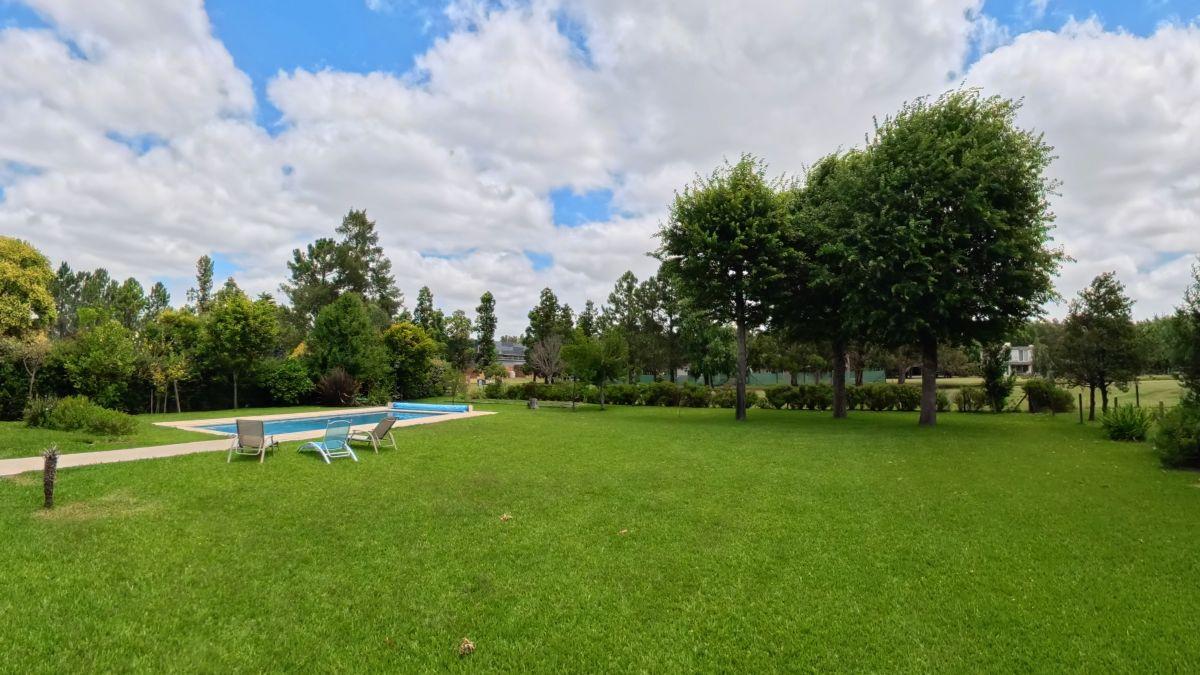 Foto de Casa en Venta en Miralagos – Lote de 1.920 m² – 425 m² Totales, imagen 2