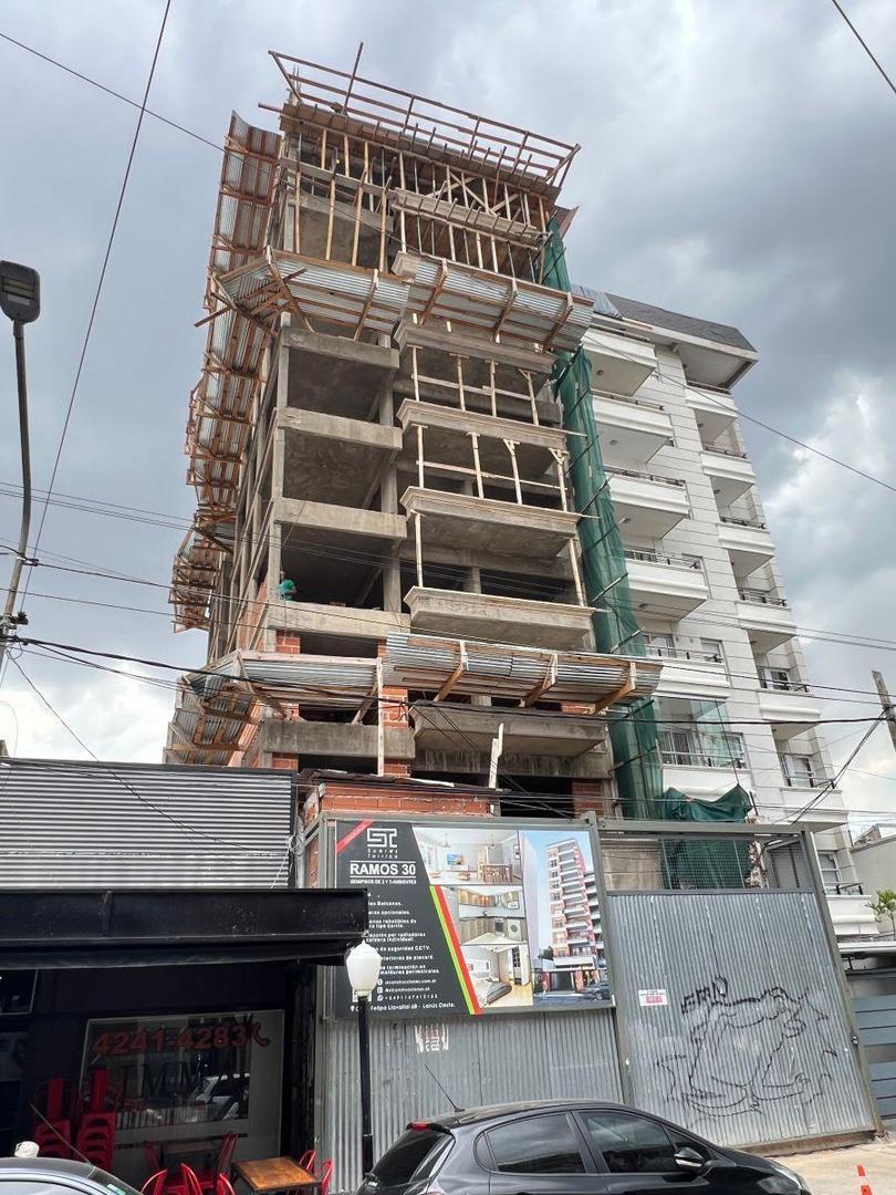 Venta en Pozo, Semipisos 2 Amb, Lanúsita, Coronel ramos 30