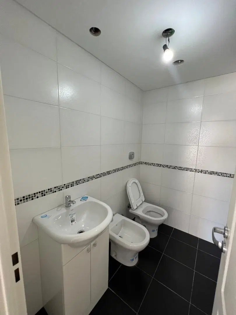 Alquiler, mono ambiente, impecable, luminoso, amplio, frente 1
