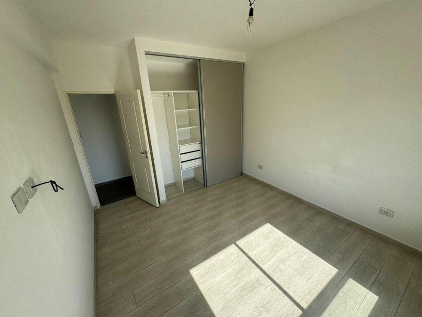 Foto de Venta, 2 ambientes frente, cochera, amplio,2 baños. SUM/GYM, imagen 5