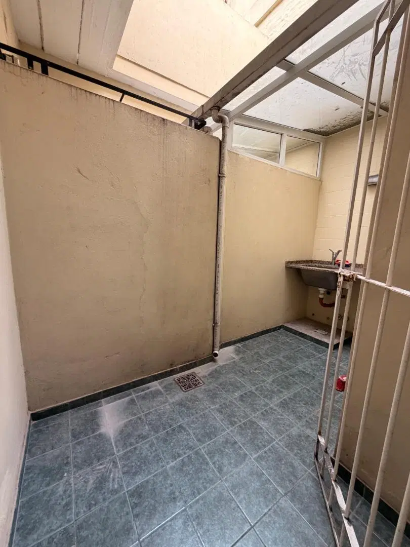 Alquiler, dpto. 2 amb, tipo PH, c/ patio, s/ expensas, frent 4