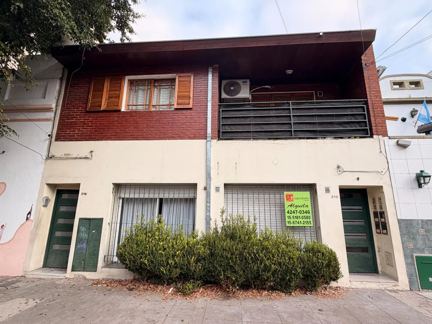 Alquiler, dpto. 2 amb, tipo PH, c/ patio, s/ expensas, frent 4