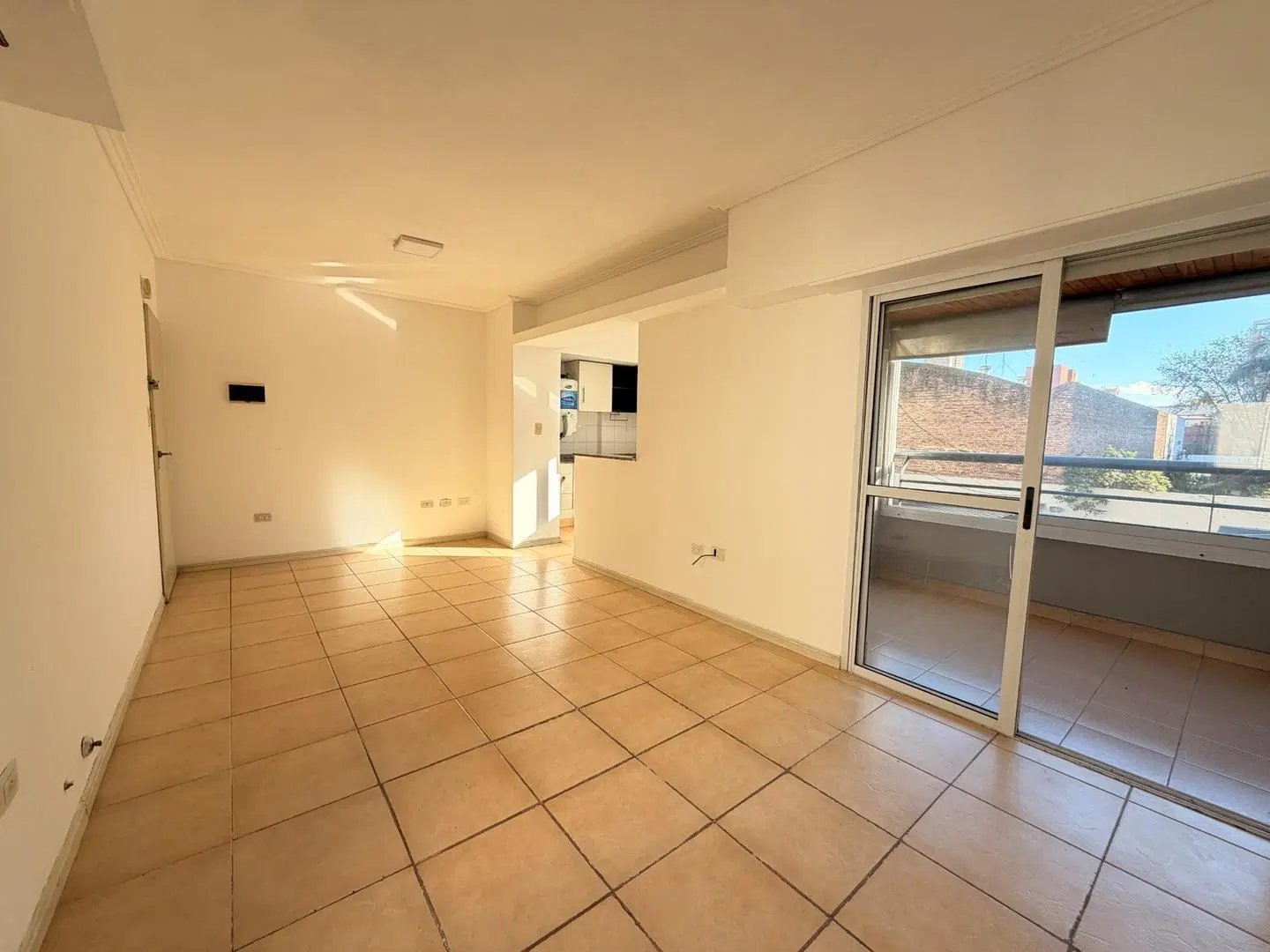 Venta, amplio dpto 2 amb, con 2 bauleras, 2 baños, Lanusita 1