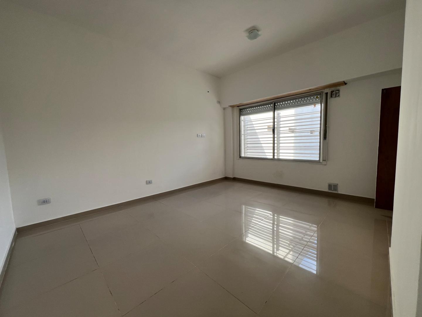Foto de Alquiler, PH 2 Amb y Medio, Reciclado, Planta Alta, Terraza, imagen 5