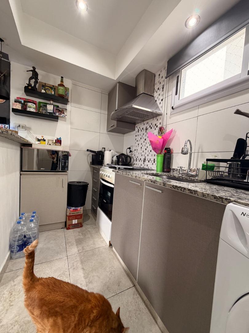 Foto de VENTA, 2 amb al frente, cochera cubierta, impecable, imagen 4