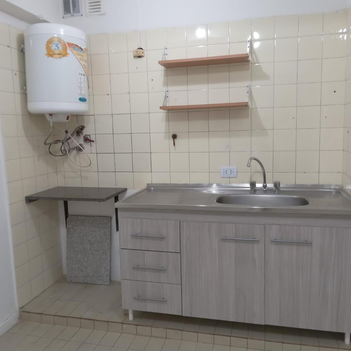 Venta Flores Monoambientes Impecable! 3