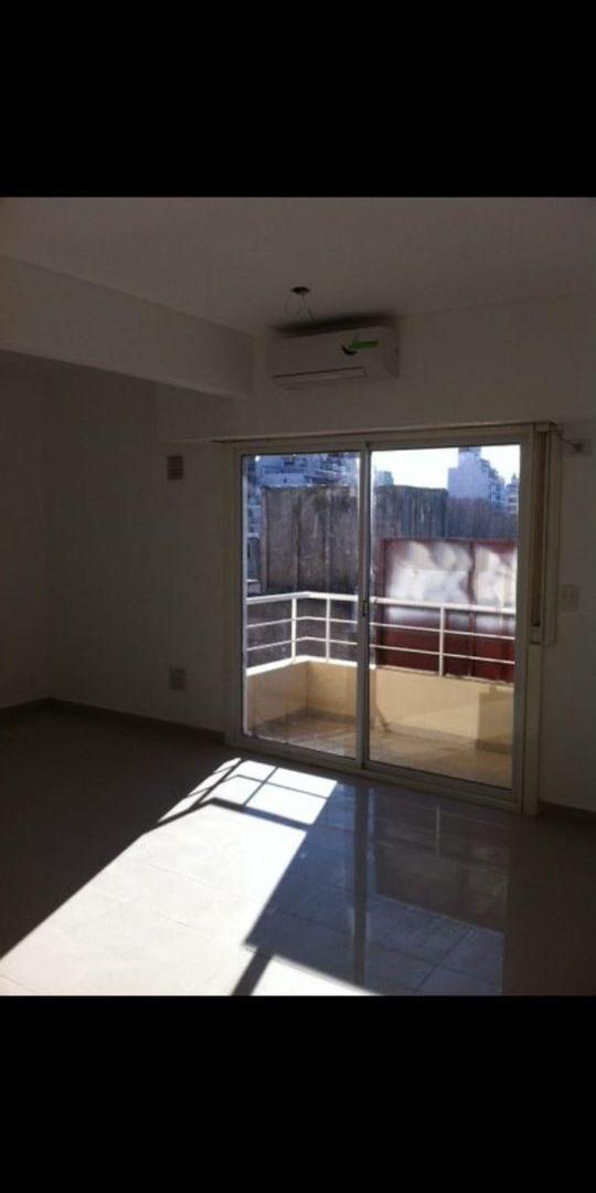 Foto de Monoambiente de 35 m² en Alquiler en Floresta Sur, imagen 2
