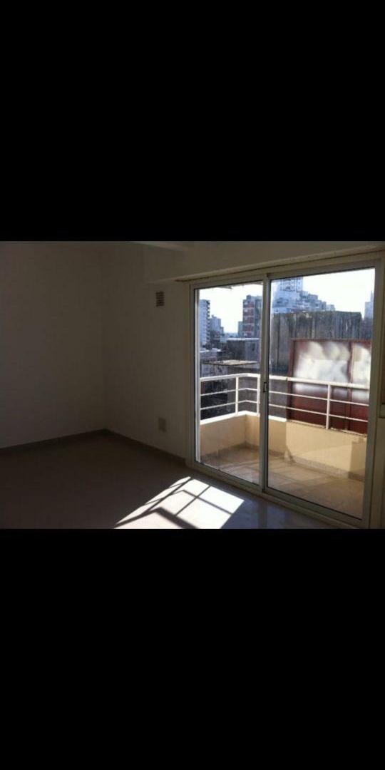 Foto de Monoambiente de 35 m² en Alquiler en Floresta Sur, imagen 3