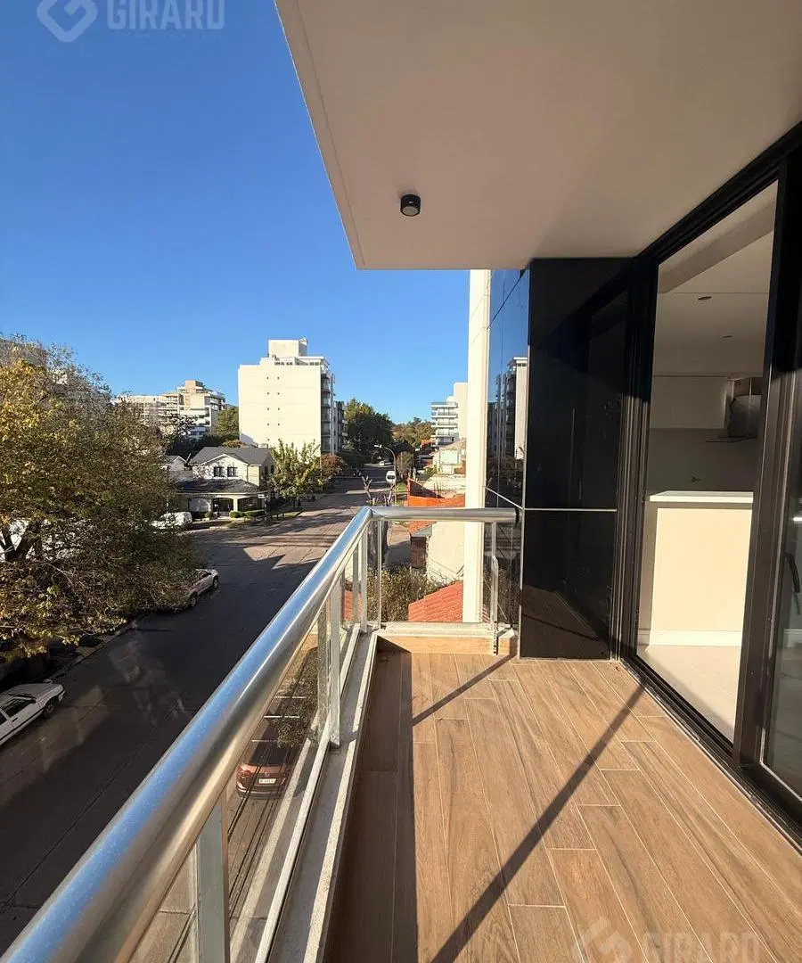 Venta Departamento 3 ambientes en zona guemes 5
