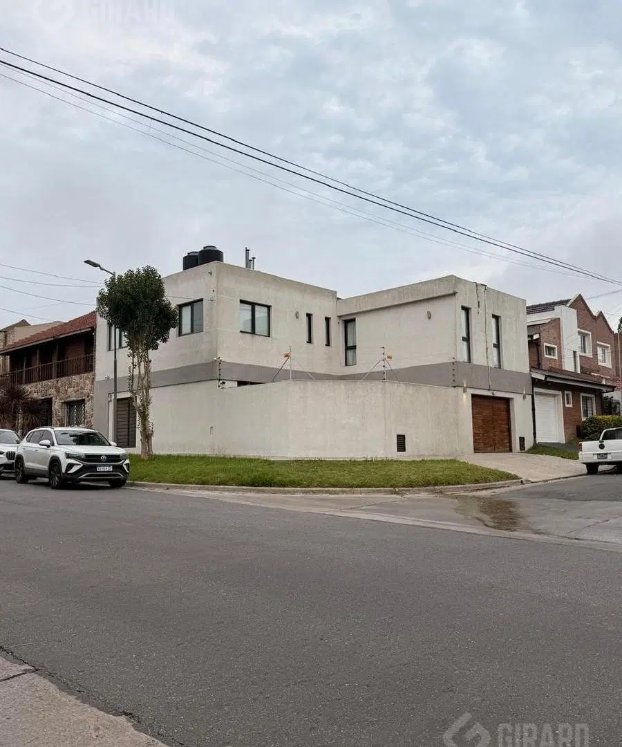 Casa 4 ambientes en zona san carlos 4