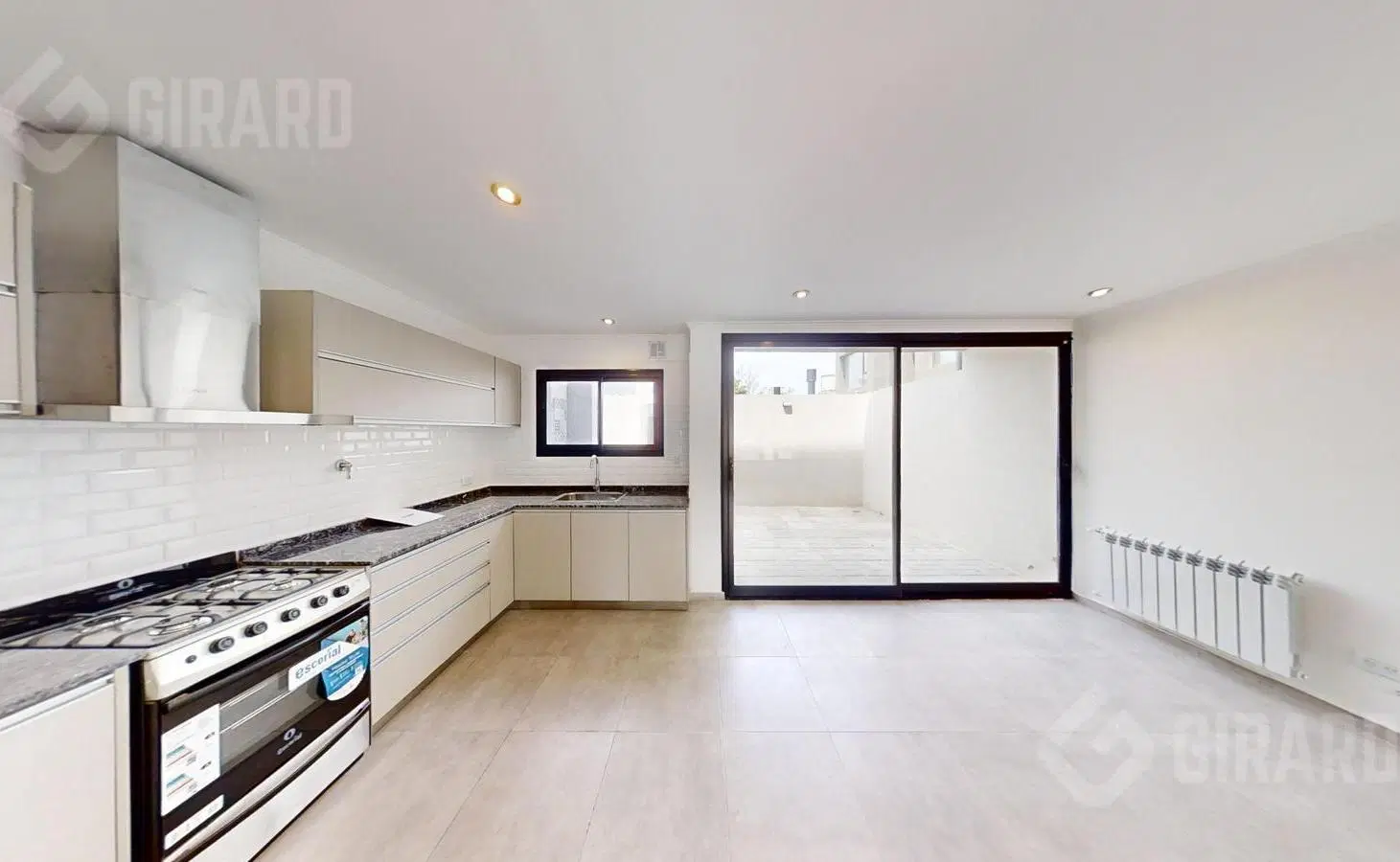 Triplex a estrenar en Villa Primera, oportunidad 4