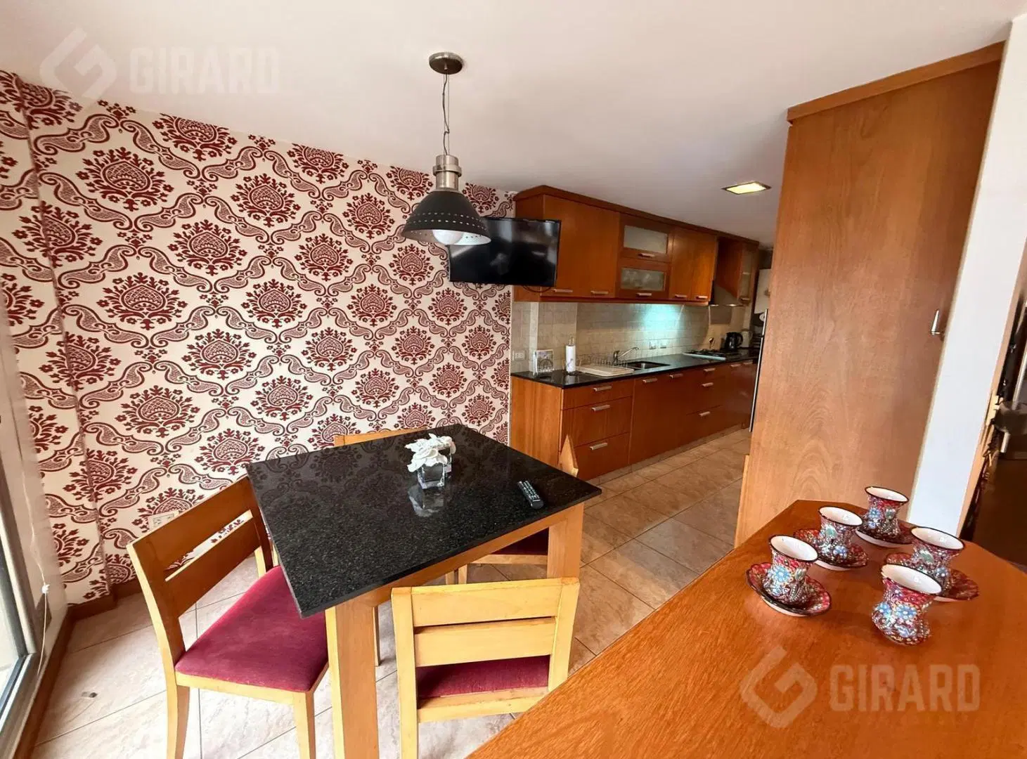 Venta semipiso de 3 ambientes con cochera y baulera en Plaza Mitre 3