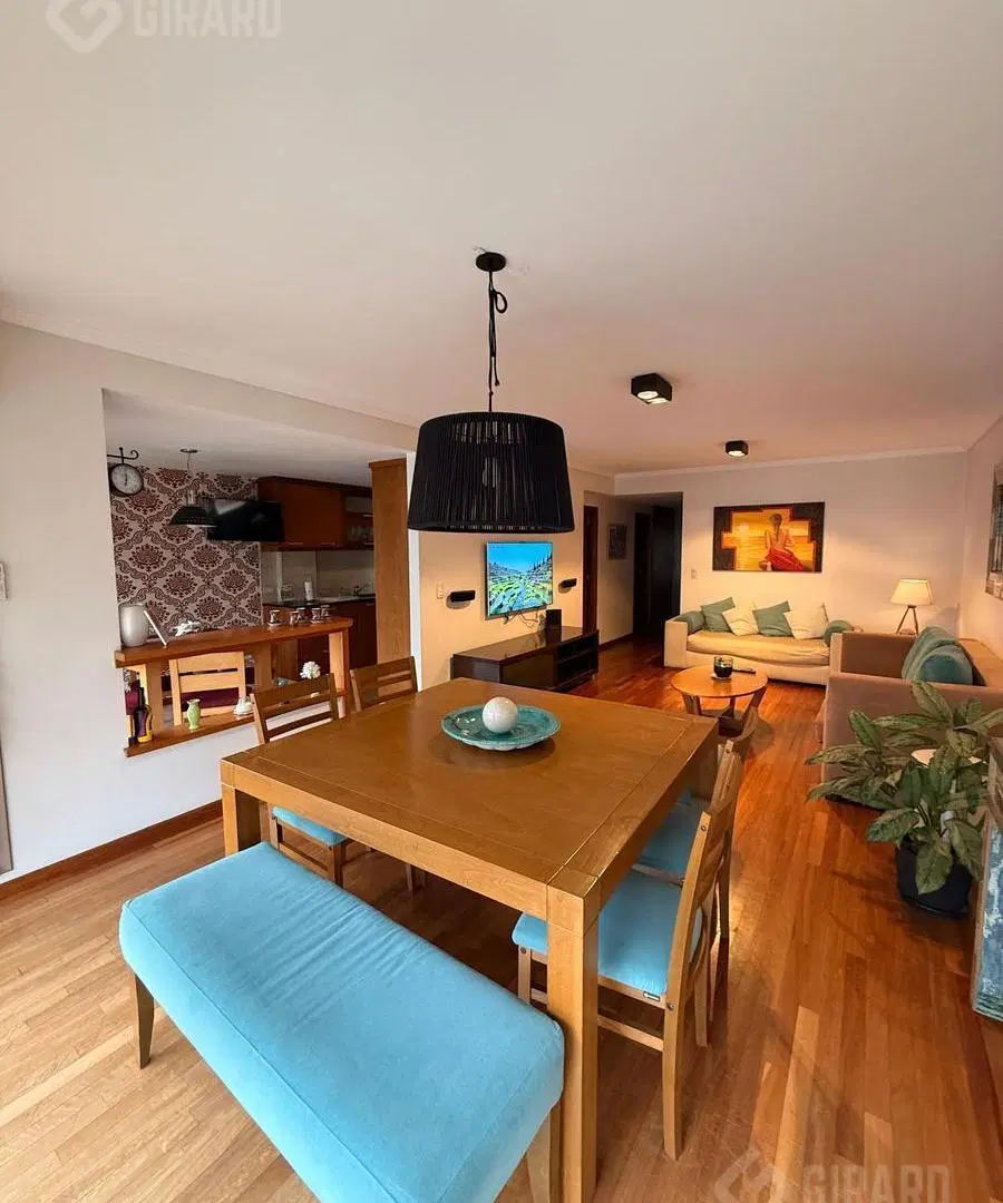 Venta semipiso de 3 ambientes con cochera y baulera en Plaza Mitre 2